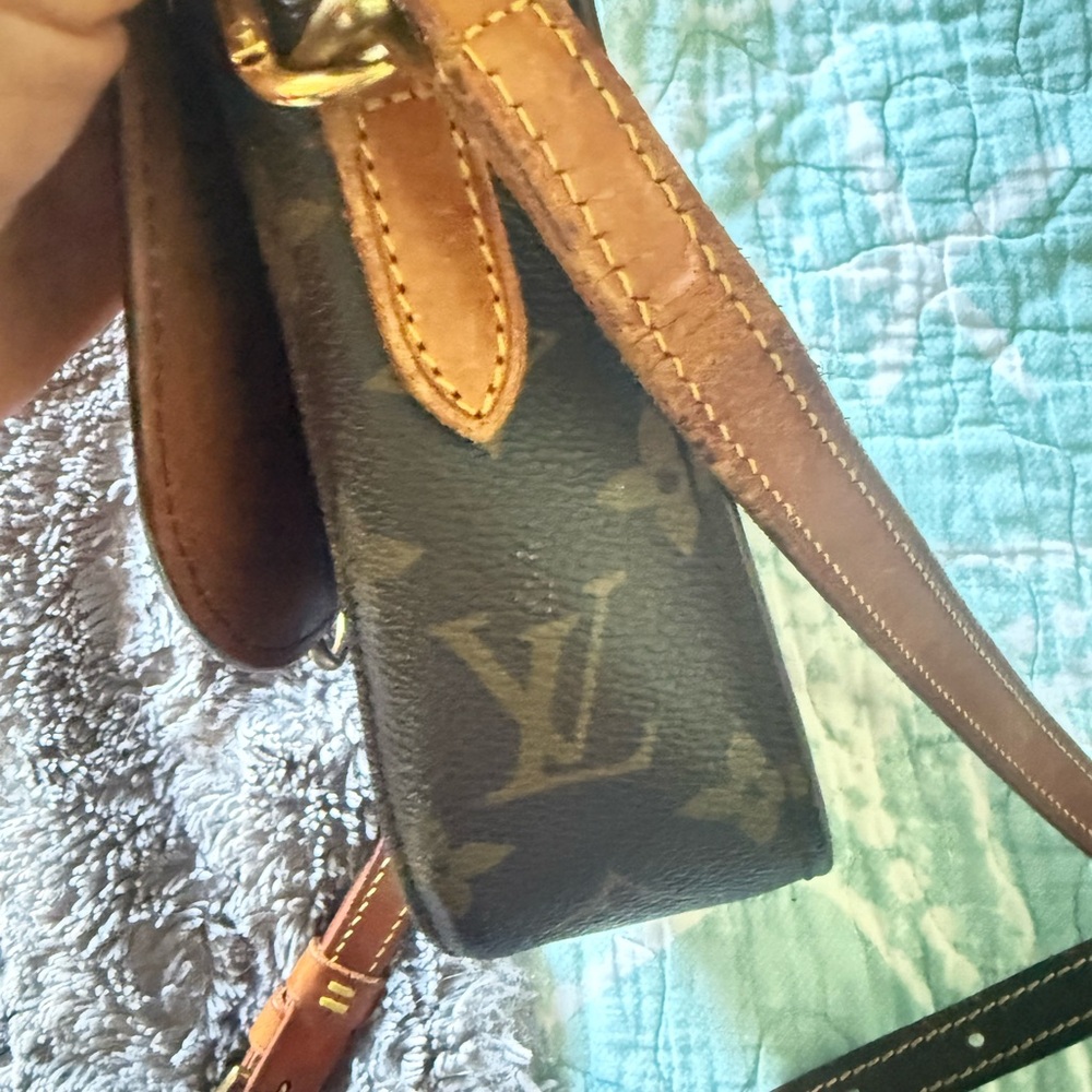 Louis Vuitton Monogram Black and Brown Shoulder Bag - Picture 2 of 16